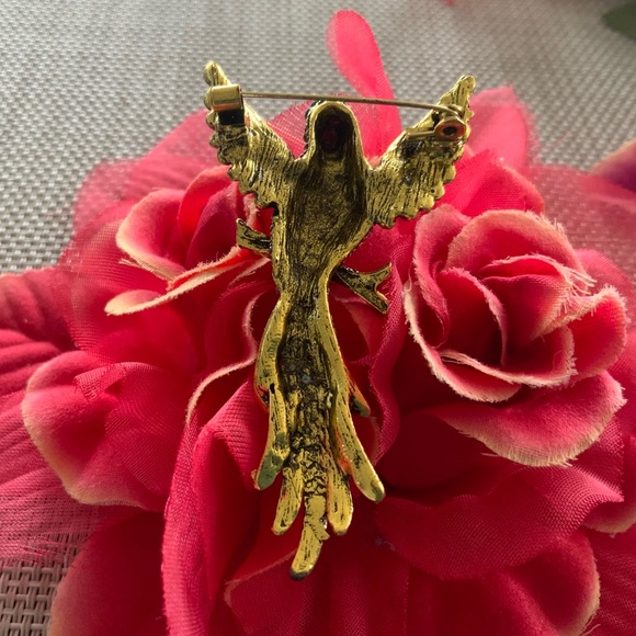 Lovely bird brooch with colorful stones. wings a flutter. Violet, aqua etc. - Picture 3 of 5